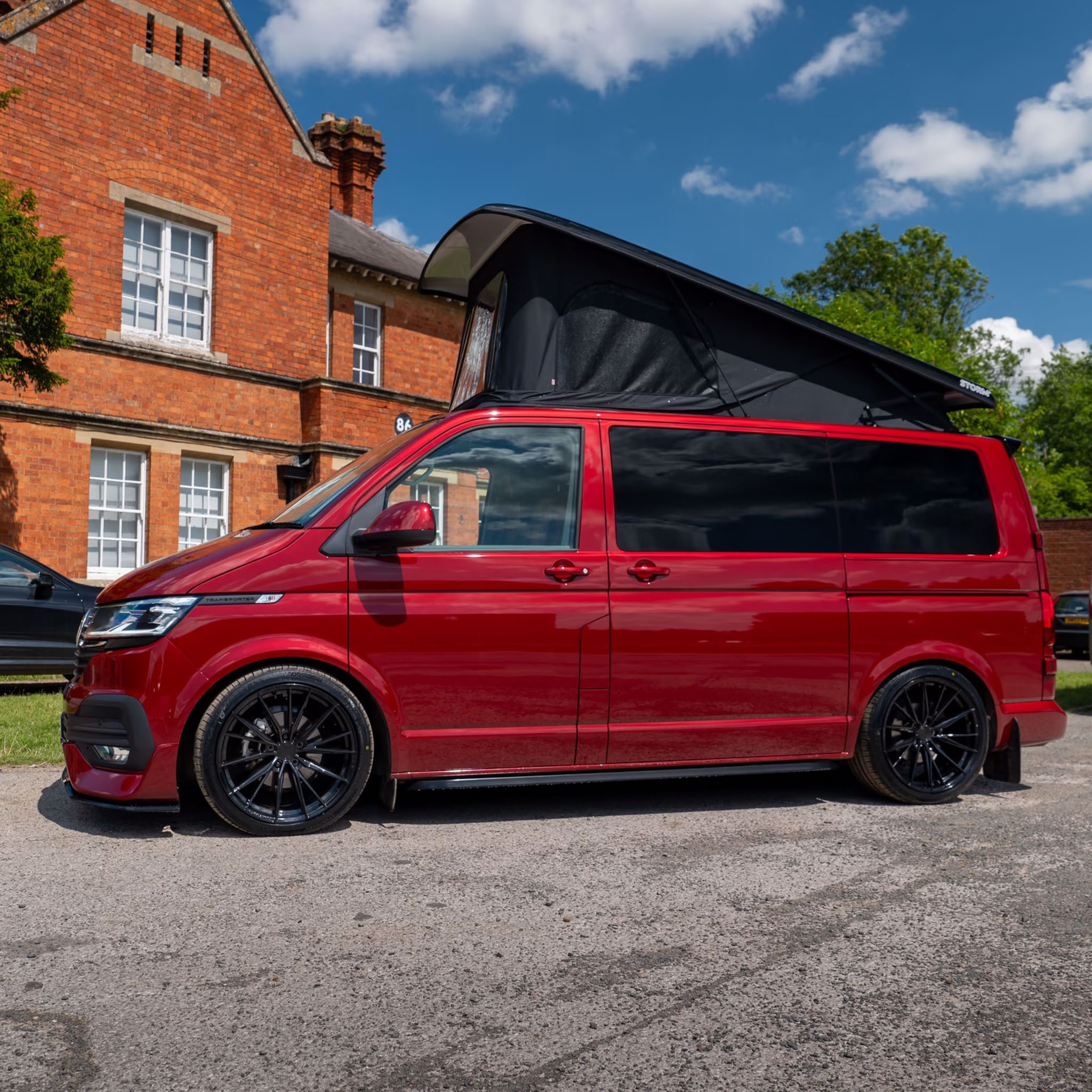 Volkswagen-Transporter-T6_1-Camper-Van-Galaxy-Gloss-Black-10